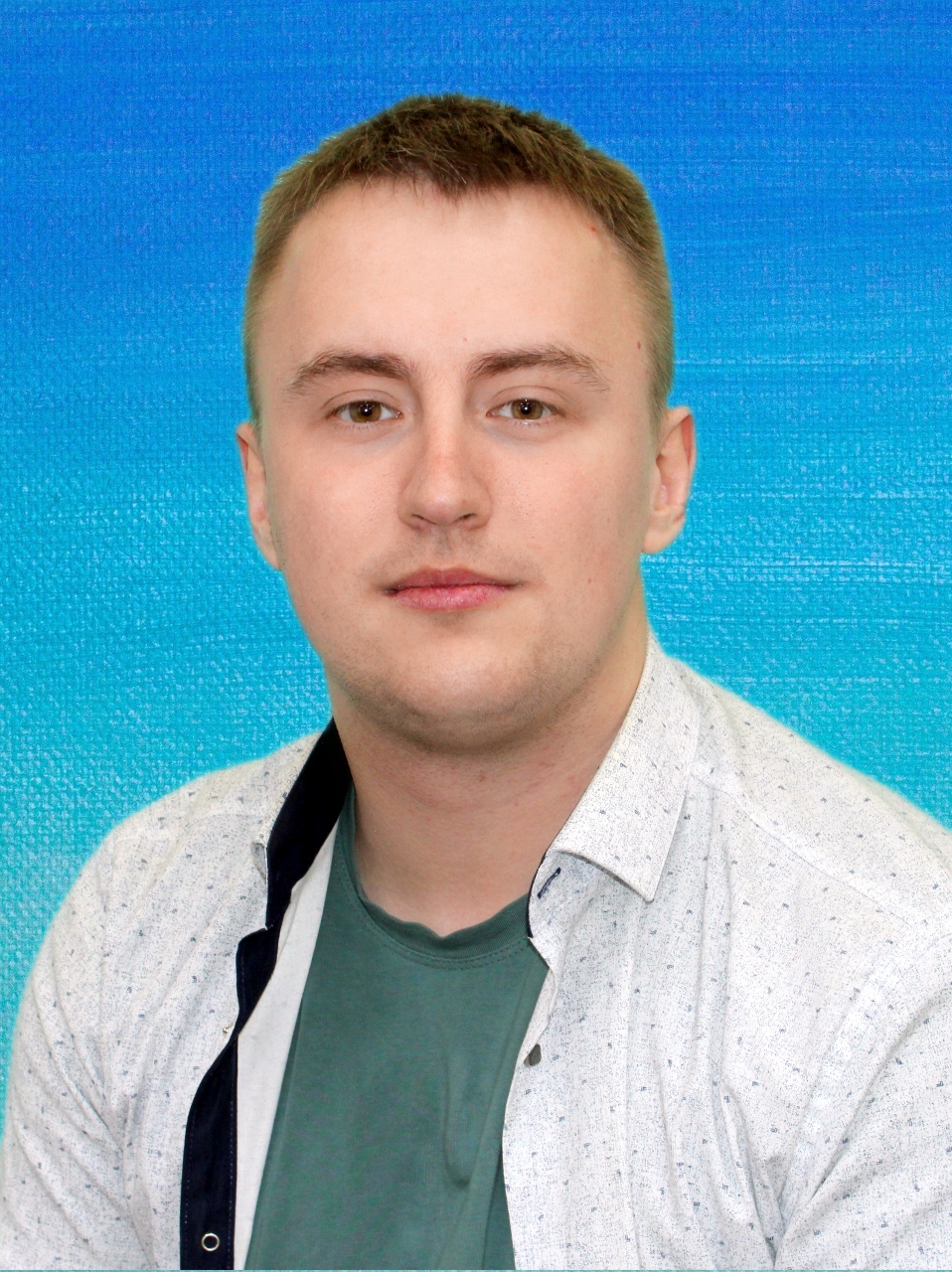 Попов Артем Дмитриевич.
